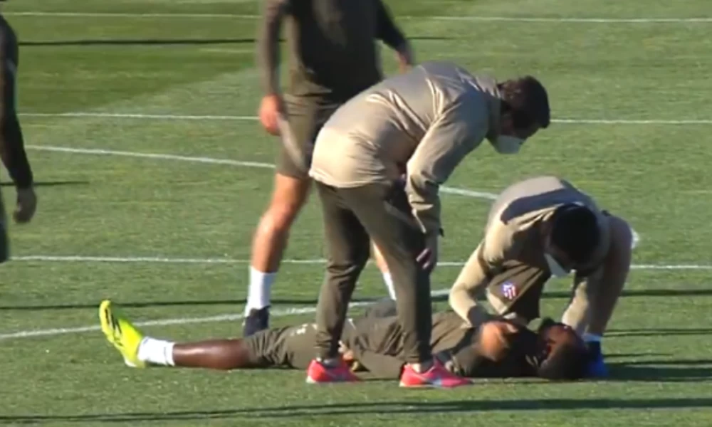 Ατλέτικο: Ο Ντεμπελέ έχασε τις αισθήσεις του στην προπόνηση